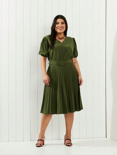 Vestido Plissado Addison Midi Plus Size