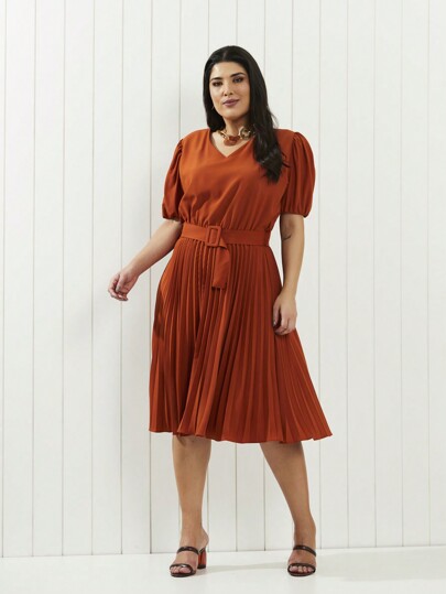 Vestido Plissado Addison Midi Plus Size